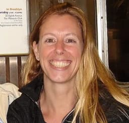 Lisa B., SummaEssay editor